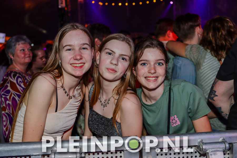 Publiek    Bezoekers (173)